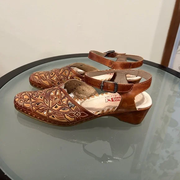 Pikolinos Brown Leather Floral Stitched Laser Cut Tan Leather Low Heel Sandals - Picture 5 of 10